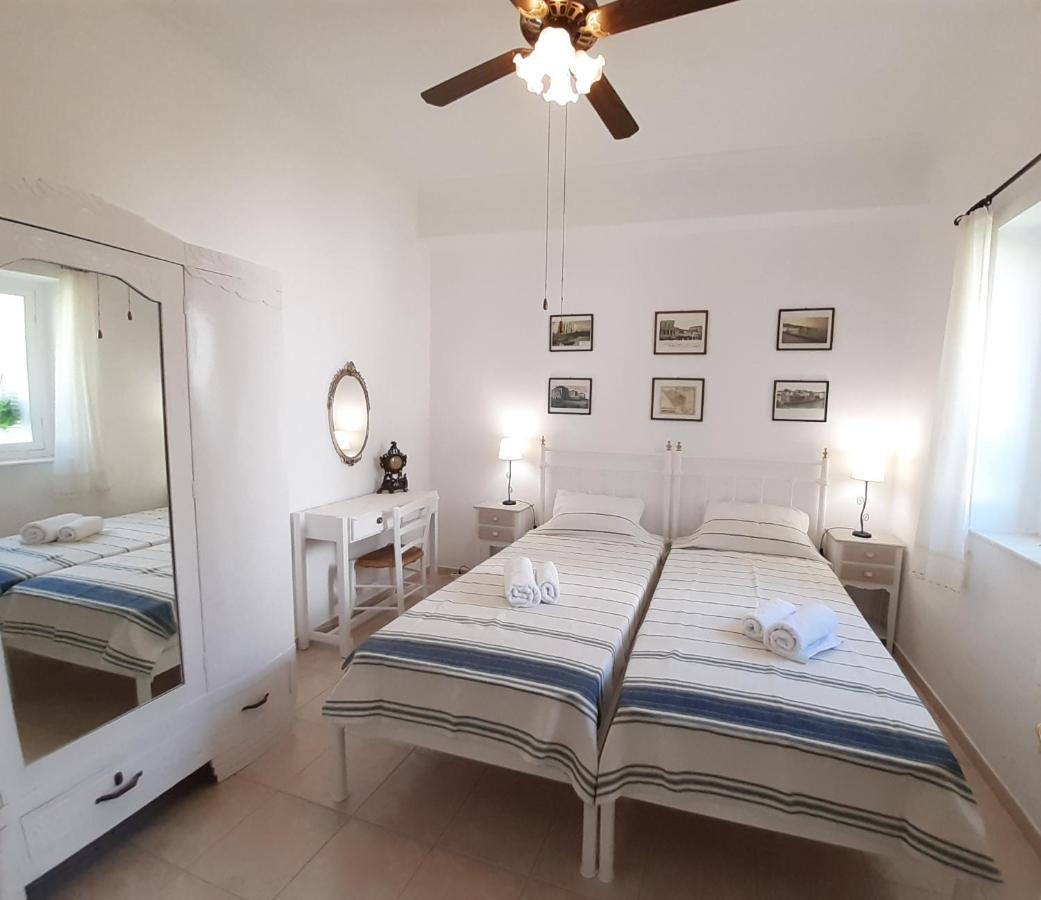 Dapia Holiday Home Spetses Town ภายนอก รูปภาพ